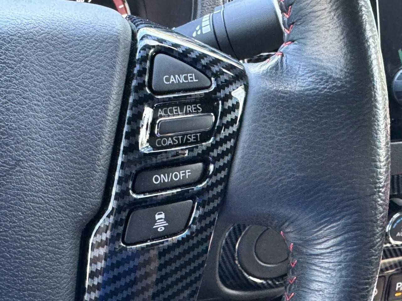Nissan Frontier Vehicle Full-screen Gallery Image 21
