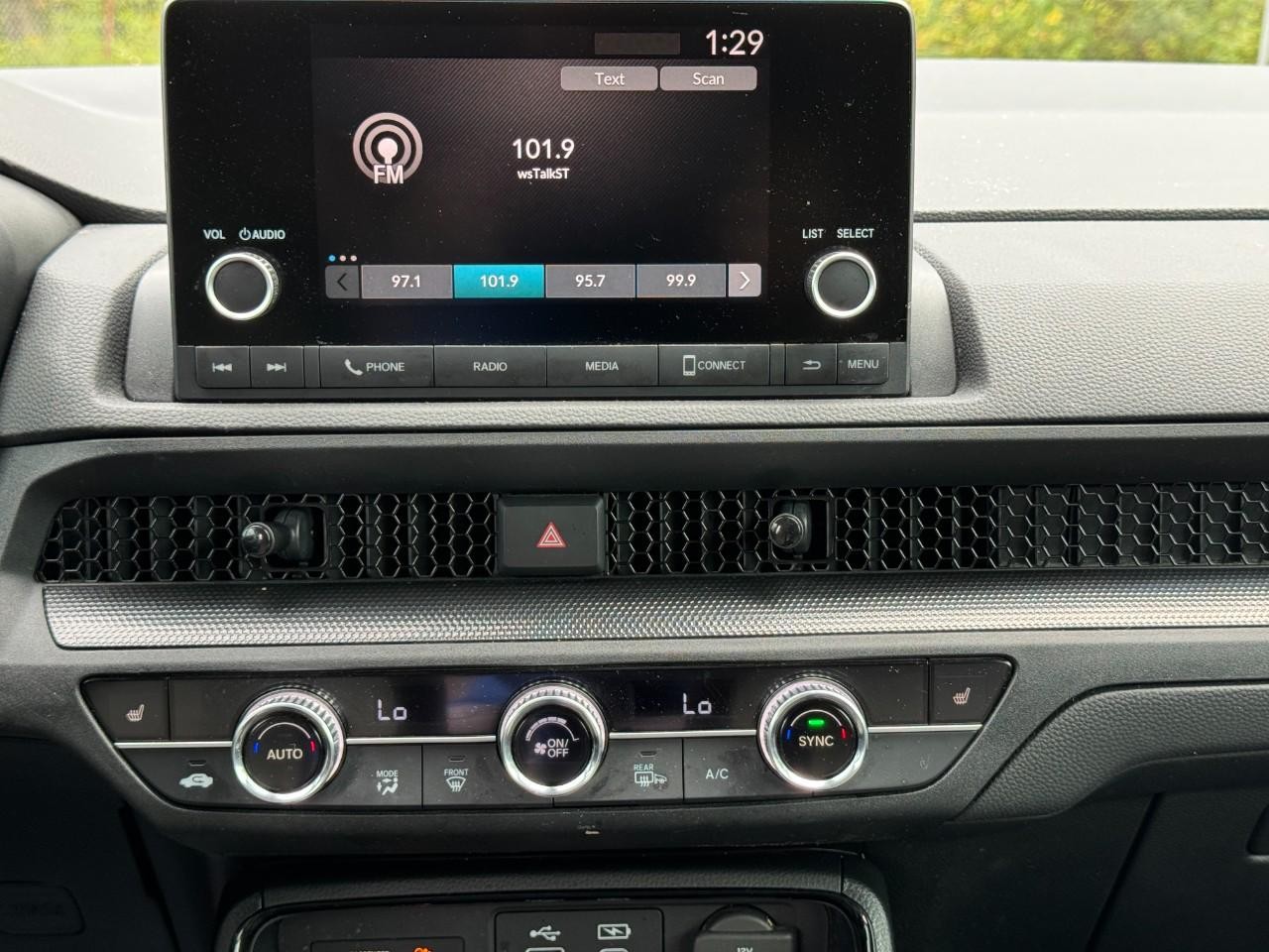 Honda CR-V Vehicle Full-screen Gallery Image 14