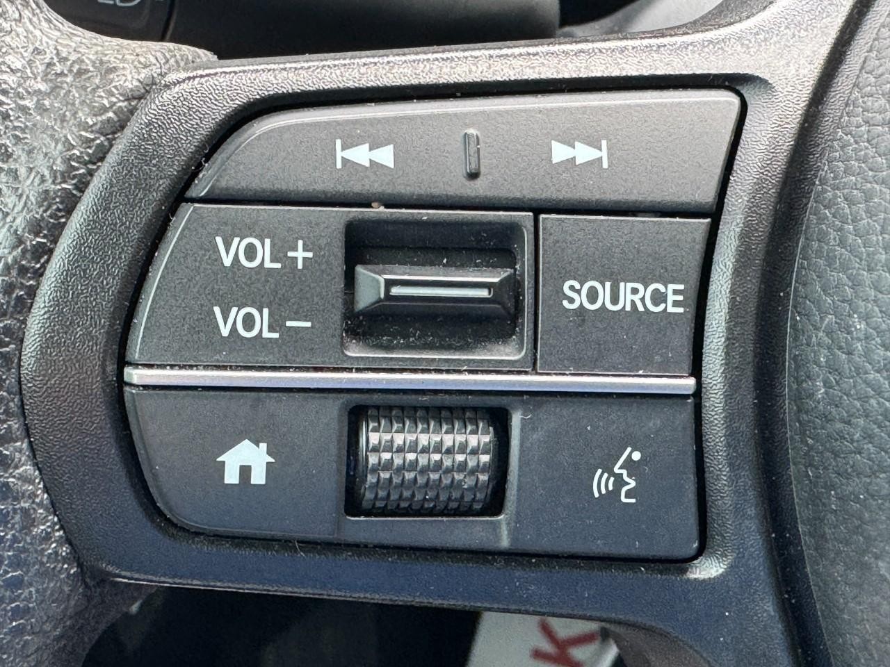 Honda CR-V Vehicle Full-screen Gallery Image 19