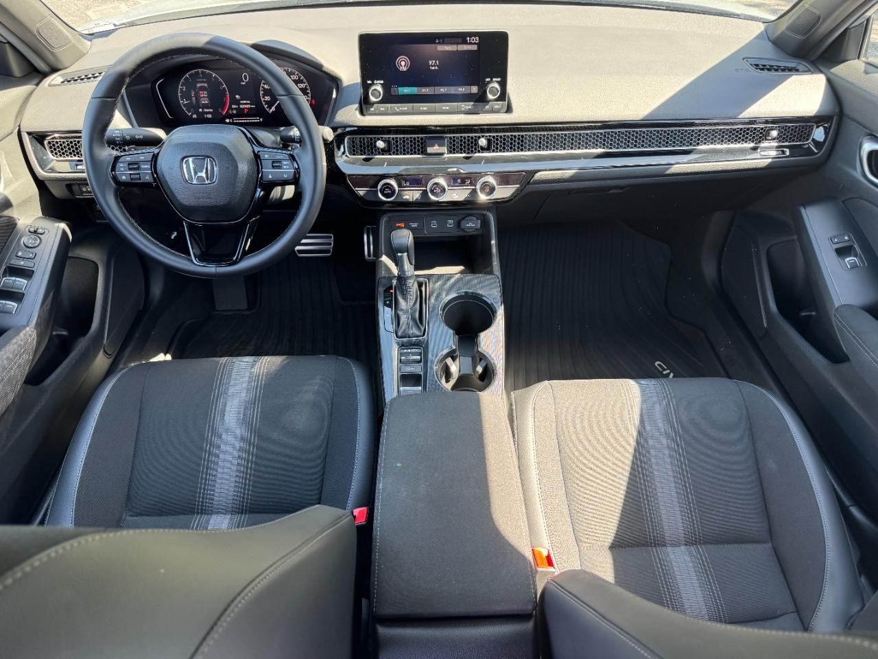 Honda Civic Hatchback Vehicle Full-screen Gallery Image 13