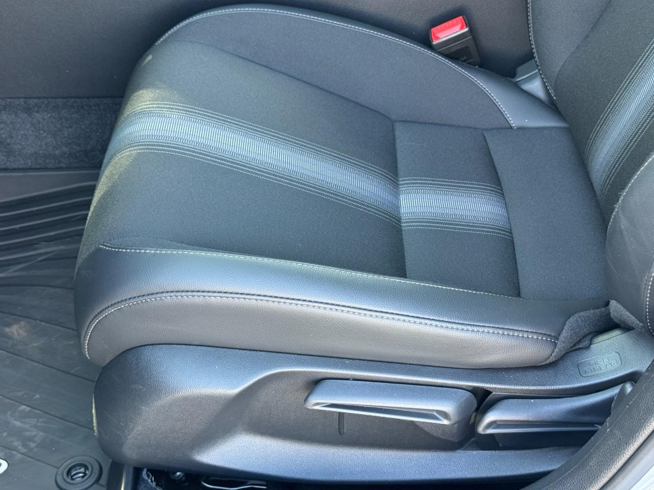 Honda Civic Hatchback Vehicle Full-screen Gallery Image 18