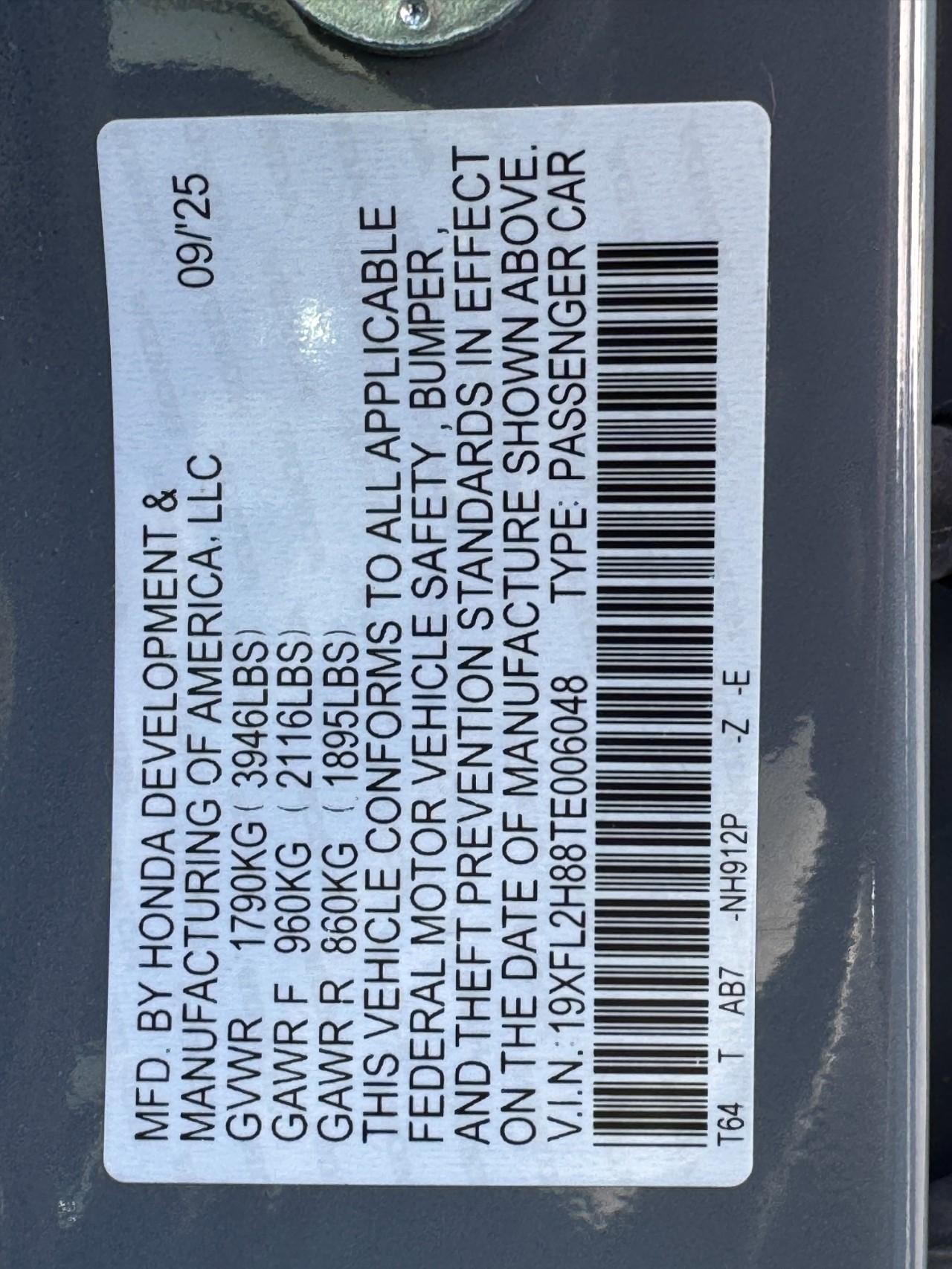Honda Civic Hatchback Vehicle Full-screen Gallery Image 24