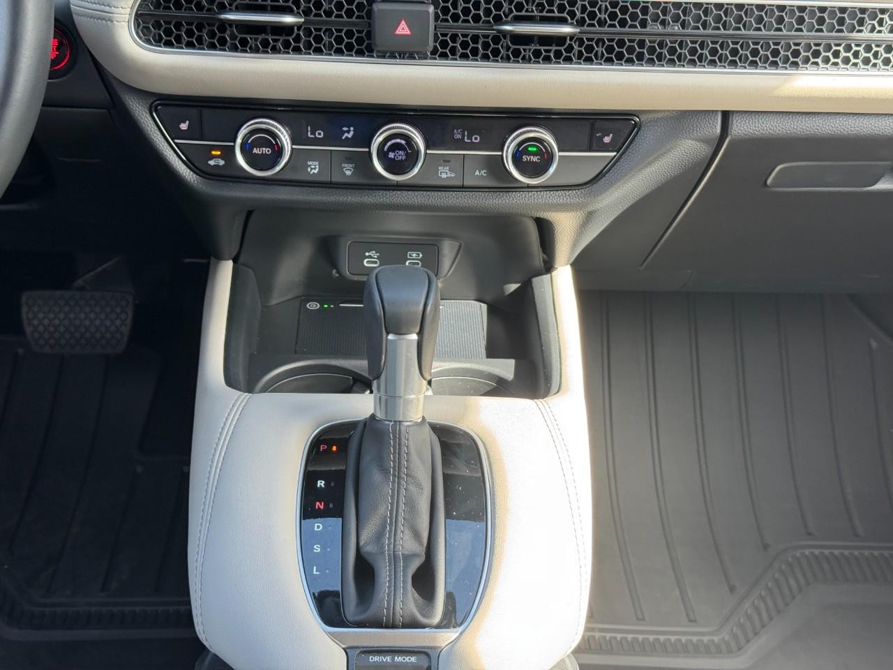 Honda HR-V Vehicle Full-screen Gallery Image 15