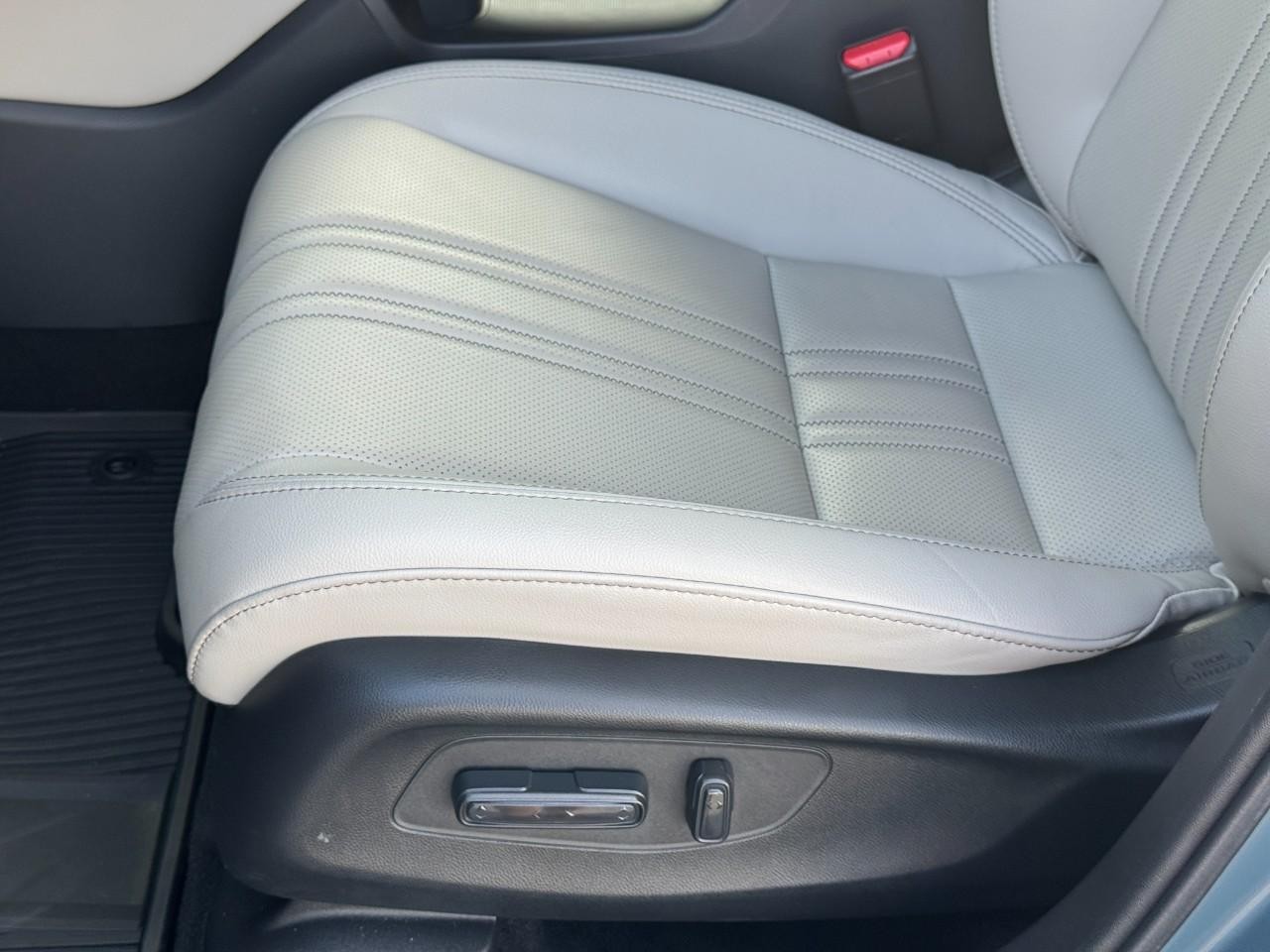 Honda HR-V Vehicle Full-screen Gallery Image 17
