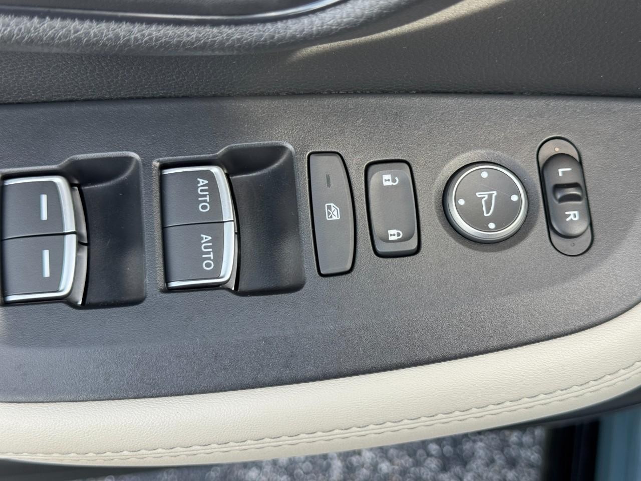 Honda HR-V Vehicle Full-screen Gallery Image 18