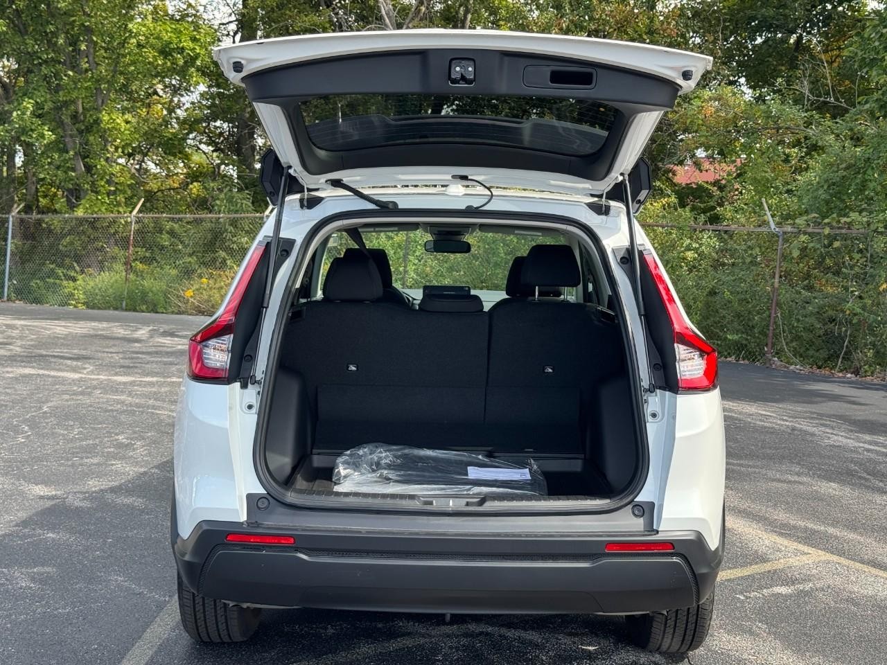 Honda CR-V Vehicle Full-screen Gallery Image 05