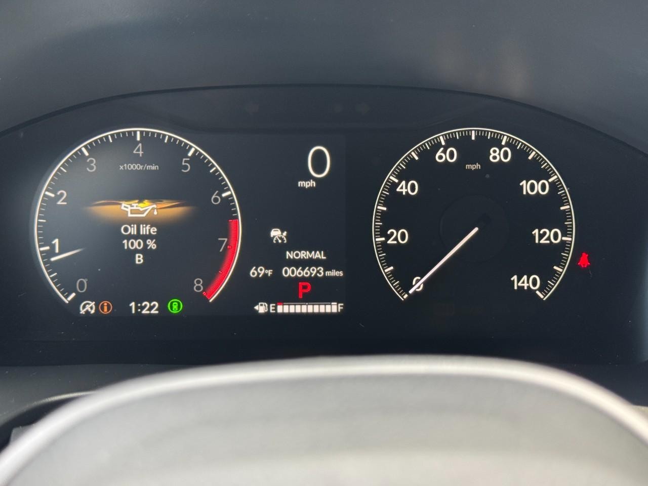 Honda CR-V Vehicle Full-screen Gallery Image 21