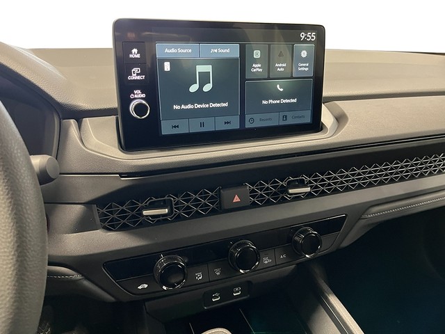 Honda Accord Sedan Vehicle Full-screen Gallery Image 20