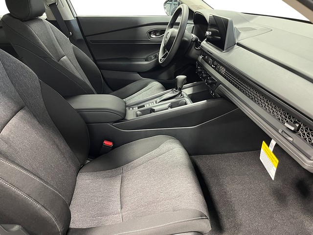 Honda Accord Sedan Vehicle Full-screen Gallery Image 28