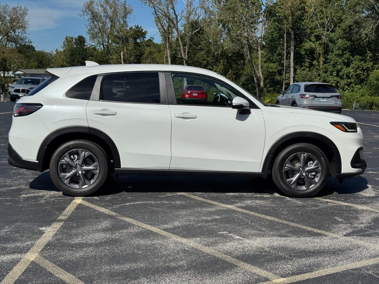 Honda HR-V Vehicle Full-screen Gallery Image 03
