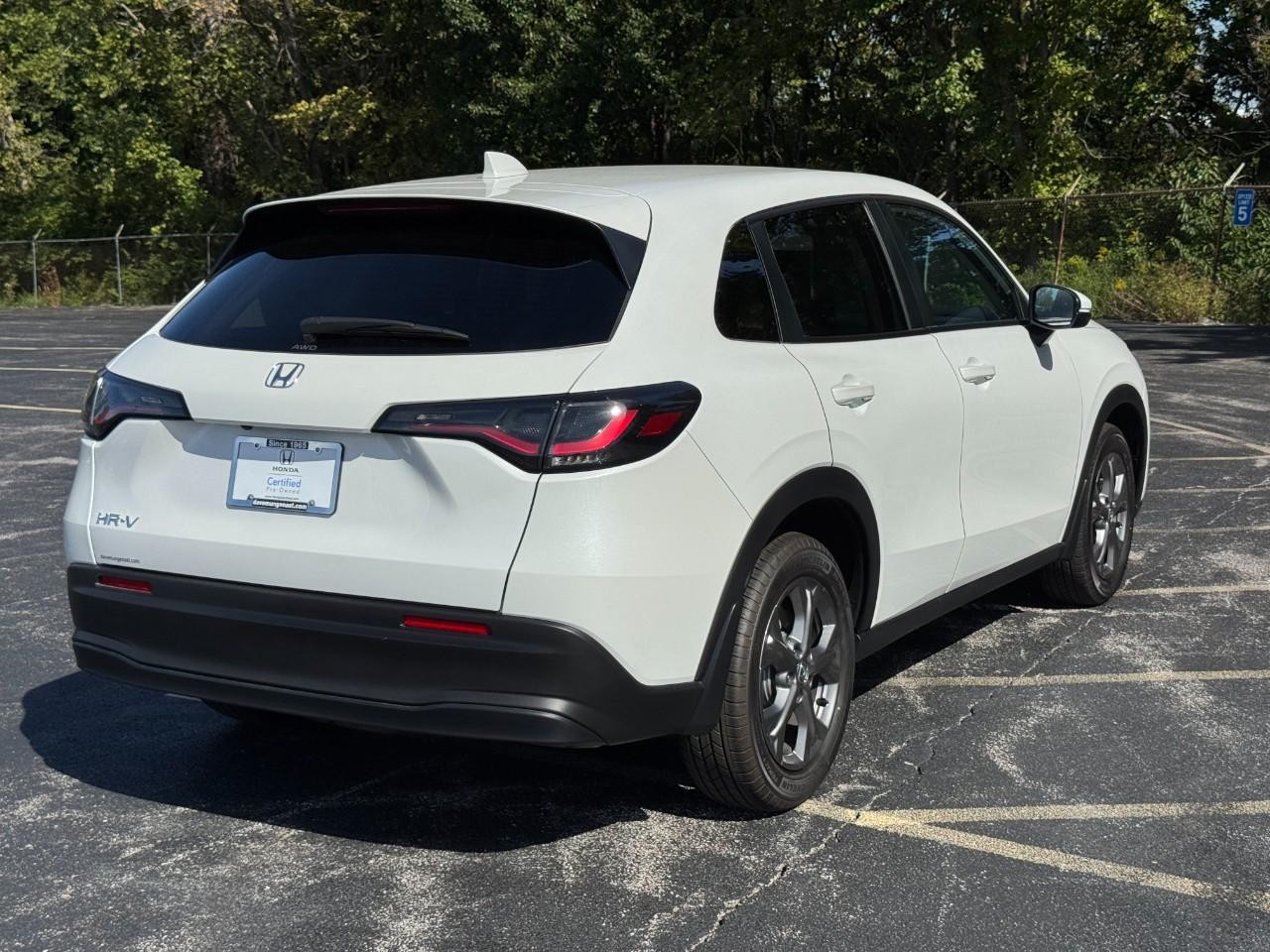Honda HR-V Vehicle Full-screen Gallery Image 04