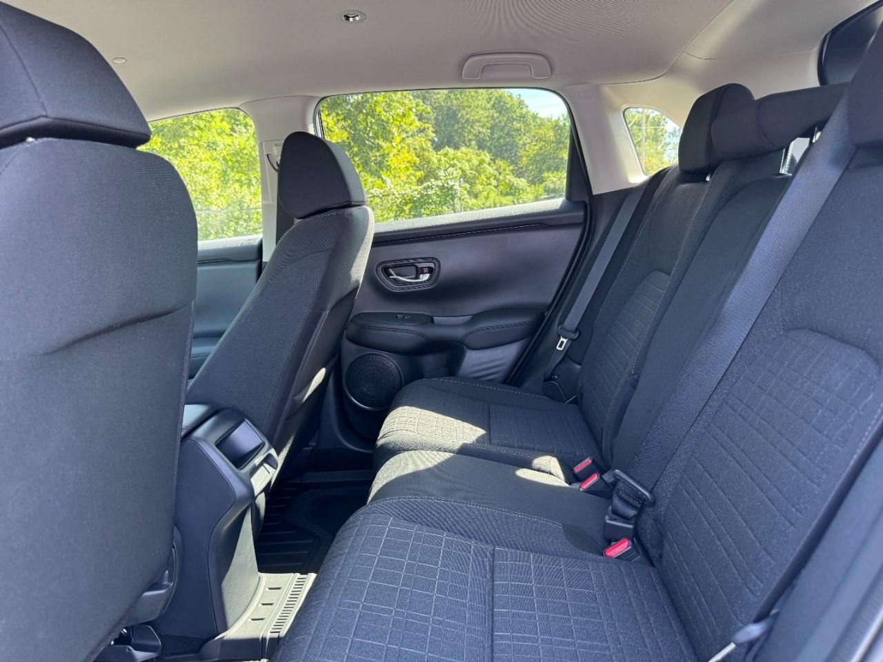 Honda HR-V Vehicle Full-screen Gallery Image 11