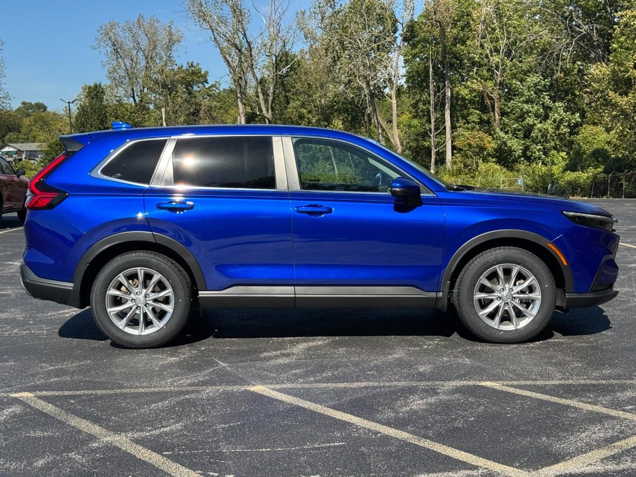 Honda CR-V Vehicle Full-screen Gallery Image 03
