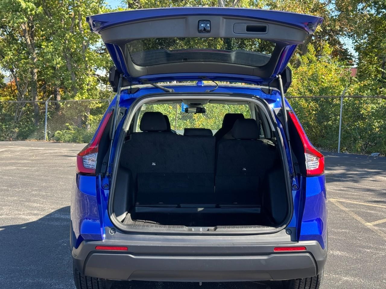 Honda CR-V Vehicle Full-screen Gallery Image 05