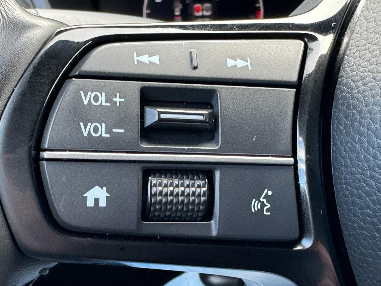 Honda HR-V Vehicle Full-screen Gallery Image 19