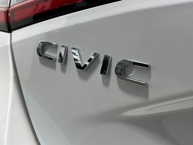 Honda Civic Hatchback Hybrid Vehicle Full-screen Gallery Image 07