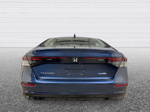 Honda Accord Hybrid Vehicle Full-screen Gallery Image 05