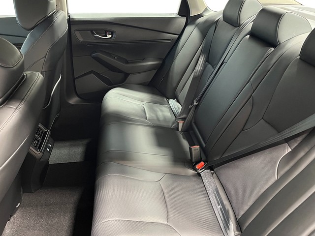 Honda Accord Hybrid Vehicle Full-screen Gallery Image 24