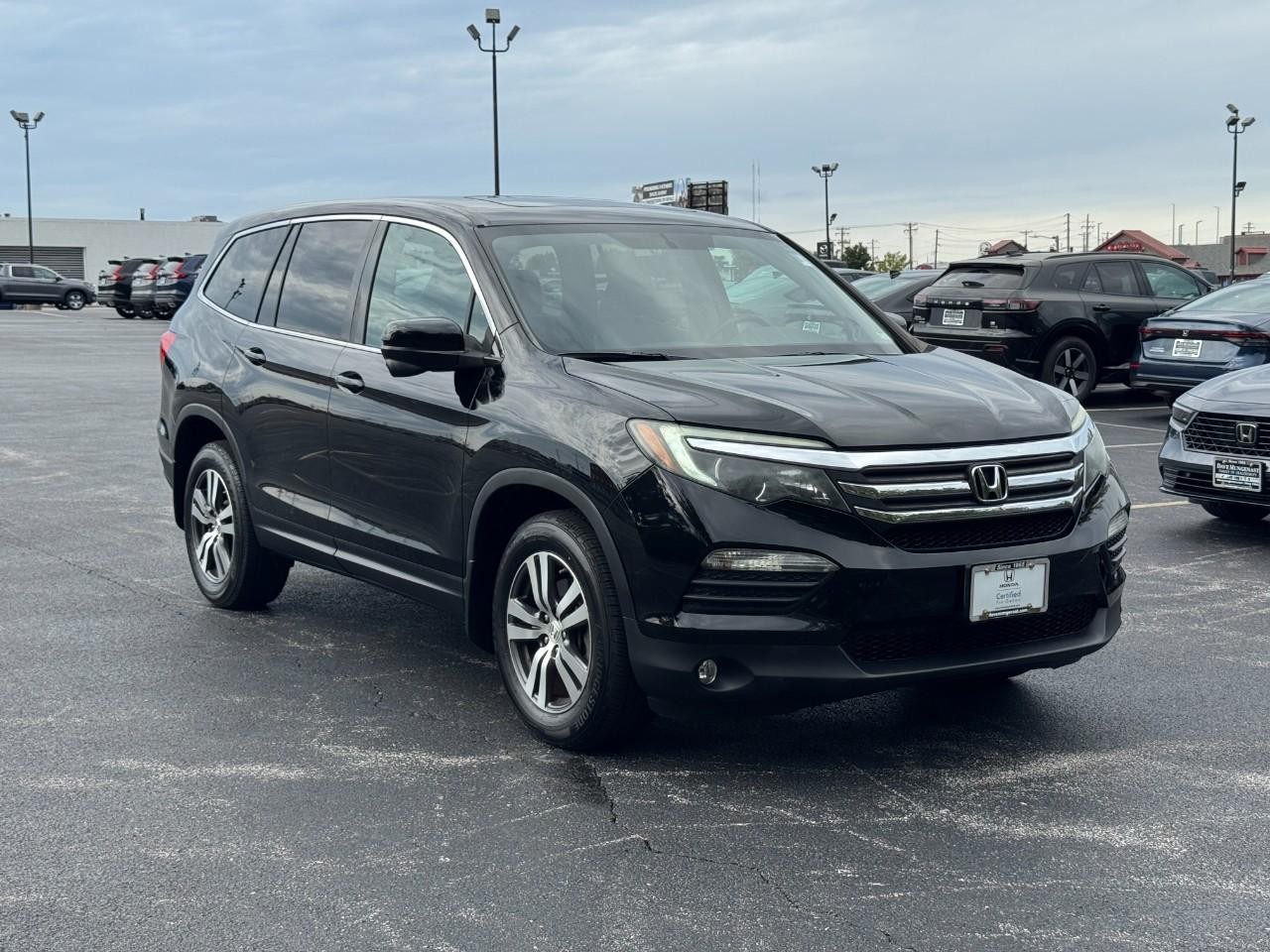 Honda Pilot Vehicle Full-screen Gallery Image 02