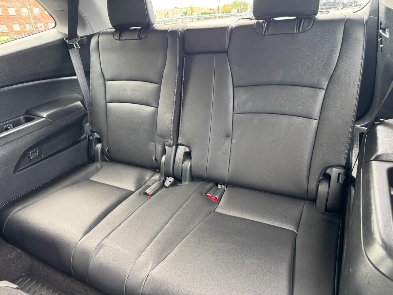 Honda Pilot Vehicle Full-screen Gallery Image 12
