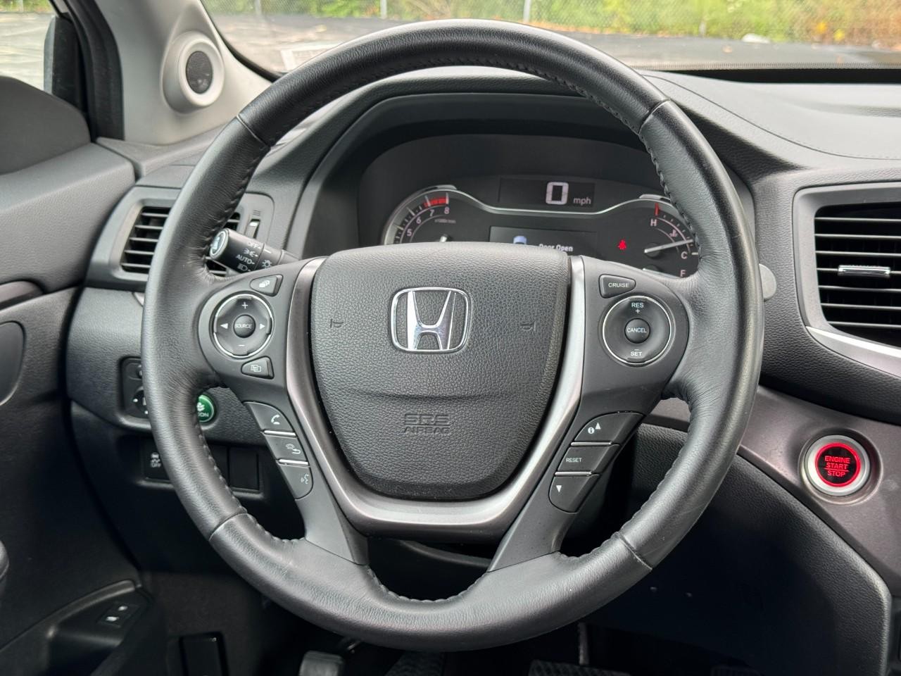Honda Pilot Vehicle Full-screen Gallery Image 14