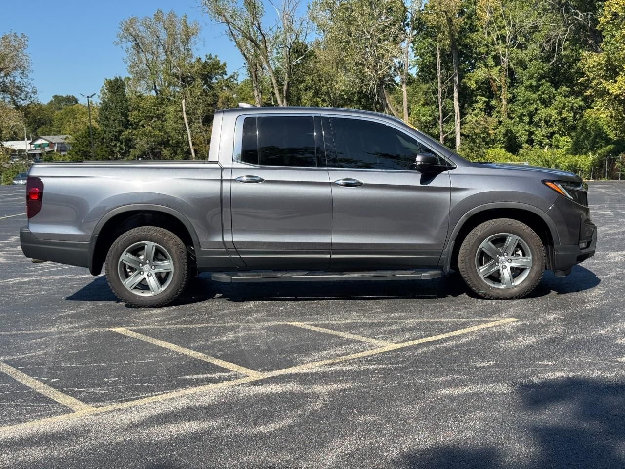 Honda Ridgeline Vehicle Full-screen Gallery Image 03