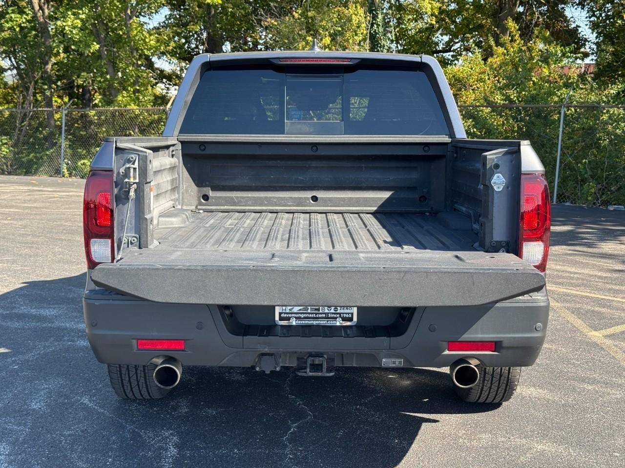 Honda Ridgeline Vehicle Full-screen Gallery Image 05