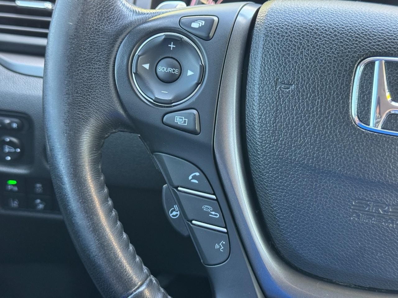 Honda Ridgeline Vehicle Full-screen Gallery Image 21