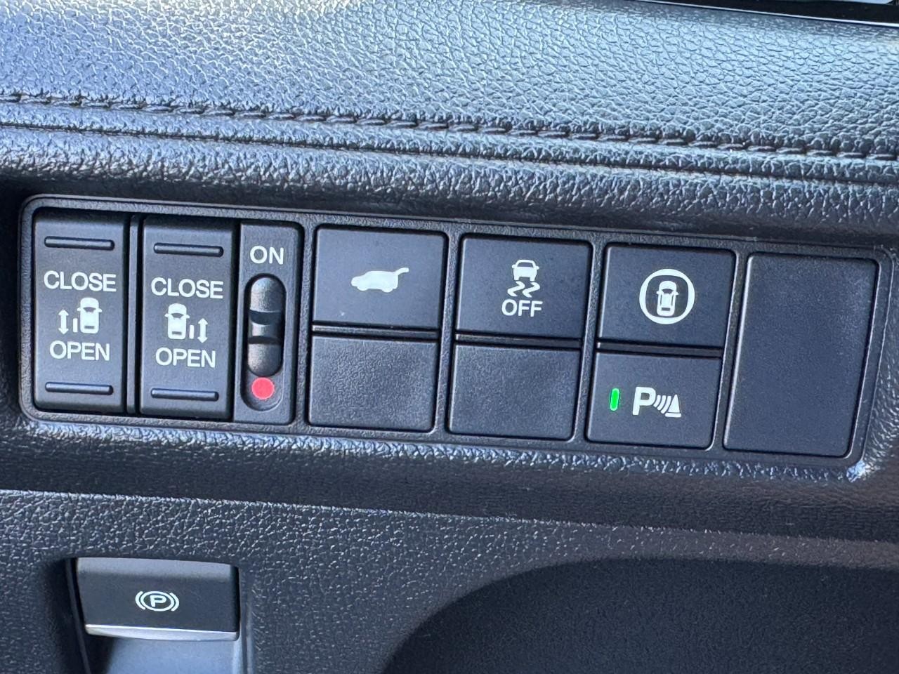 Honda Odyssey Vehicle Full-screen Gallery Image 21