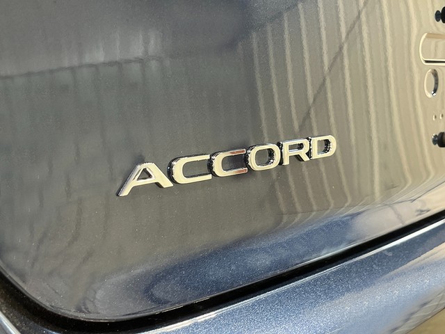 Honda Accord Sedan Vehicle Full-screen Gallery Image 07