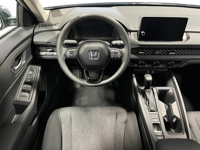 Honda Accord Sedan Vehicle Full-screen Gallery Image 17