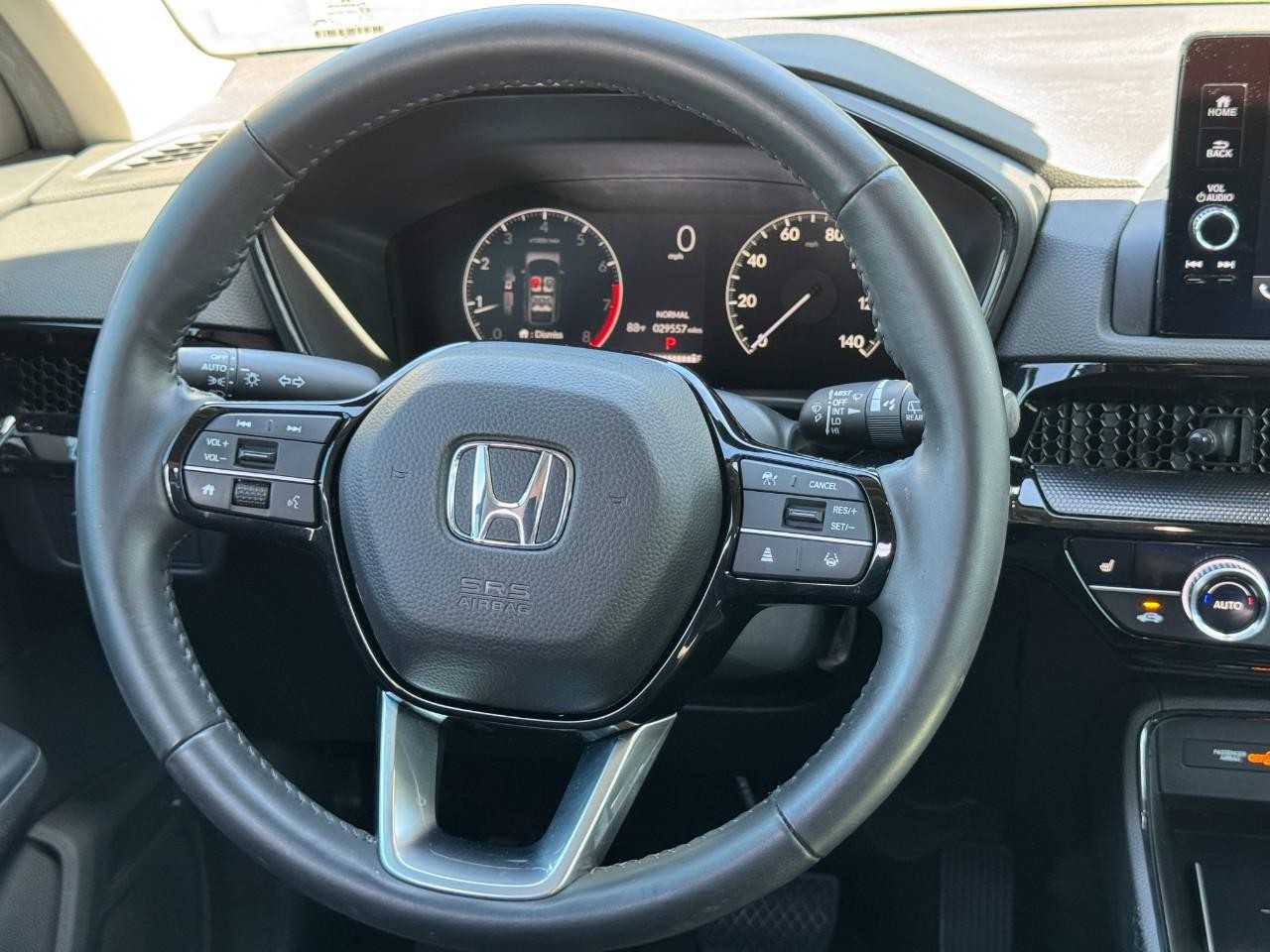 Honda CR-V Vehicle Full-screen Gallery Image 13
