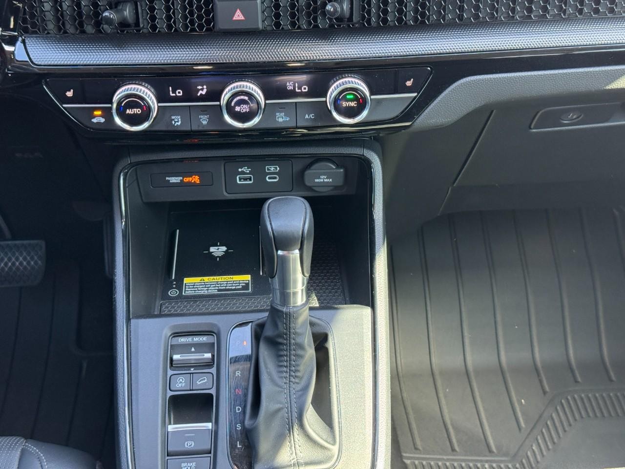 Honda CR-V Vehicle Full-screen Gallery Image 15
