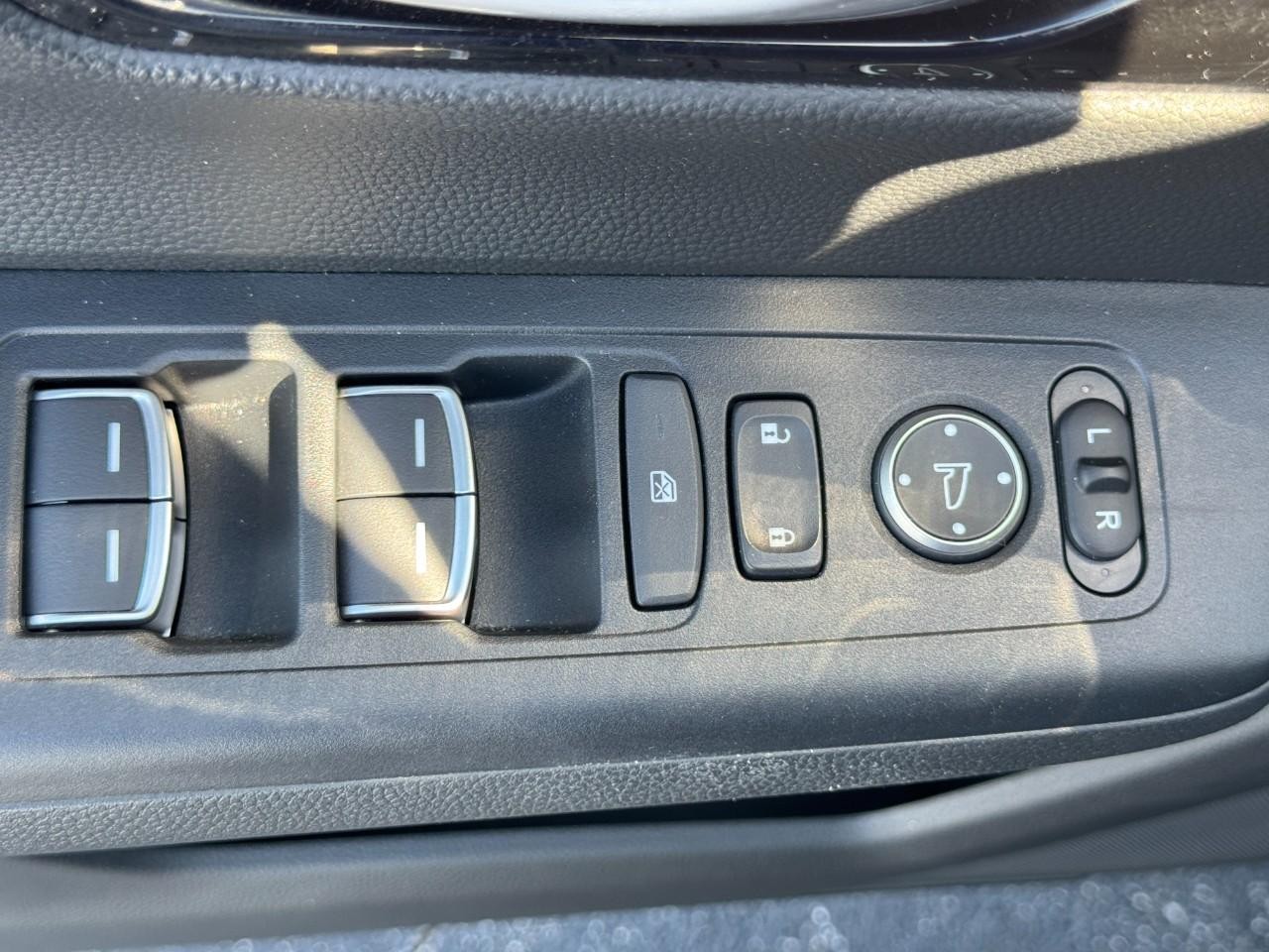 Honda CR-V Vehicle Full-screen Gallery Image 18