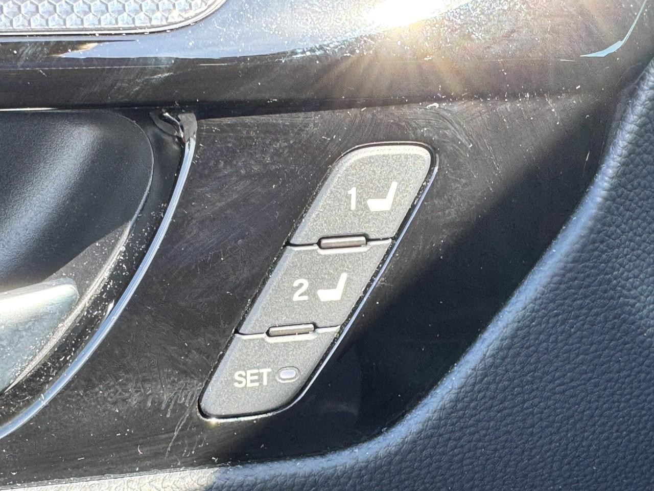 Honda CR-V Vehicle Full-screen Gallery Image 19