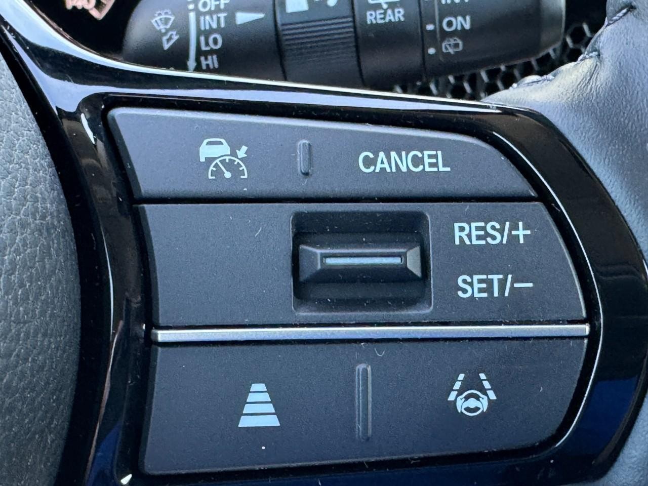 Honda CR-V Vehicle Full-screen Gallery Image 21