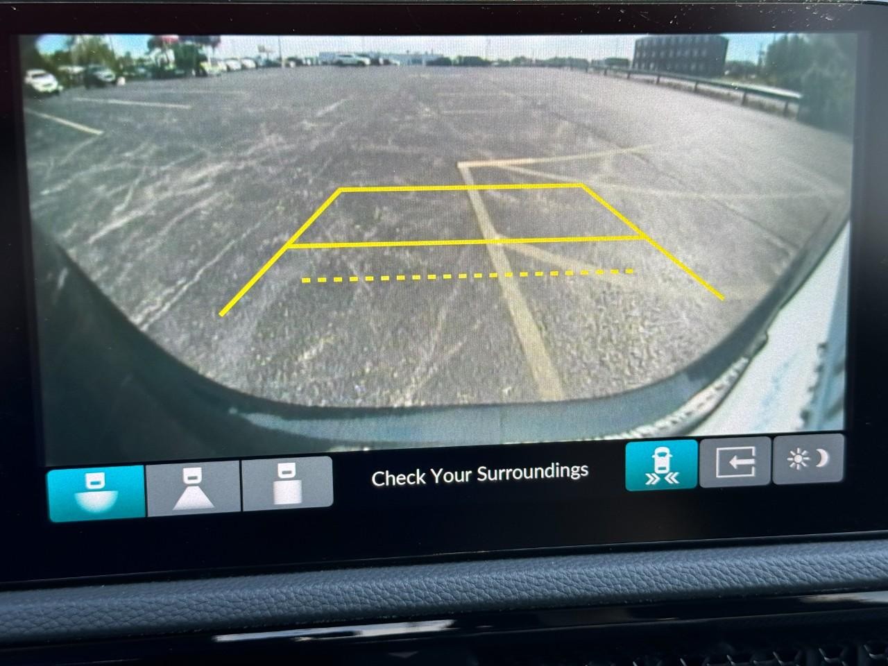 Honda CR-V Vehicle Full-screen Gallery Image 24