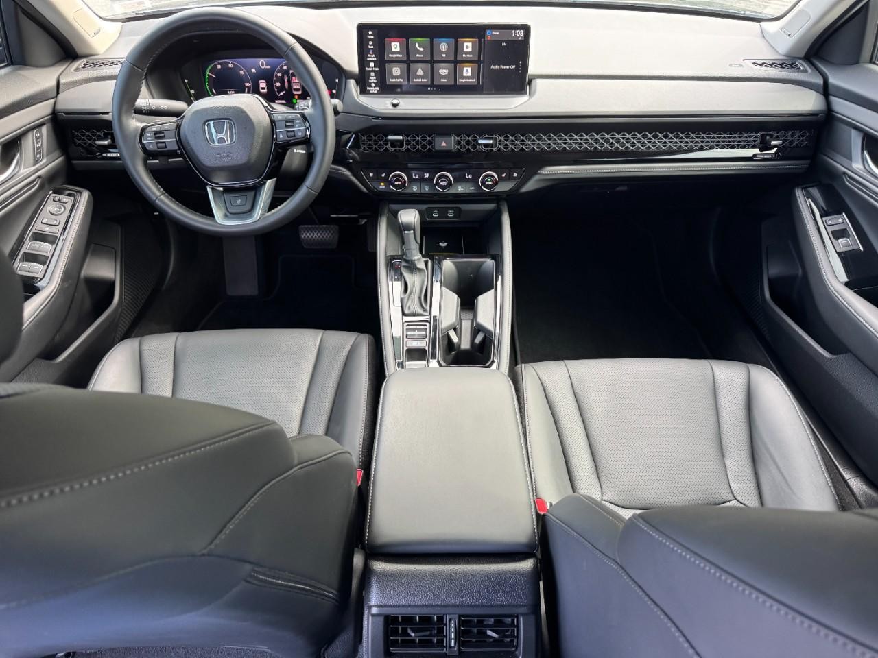 Honda Accord Hybrid Vehicle Full-screen Gallery Image 12