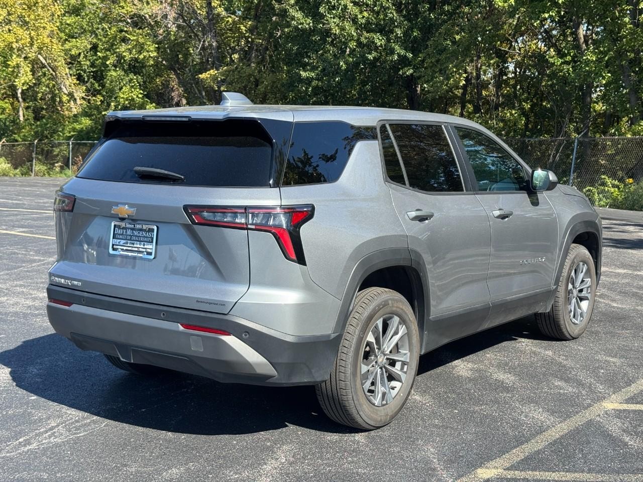 Chevrolet Equinox Vehicle Full-screen Gallery Image 04