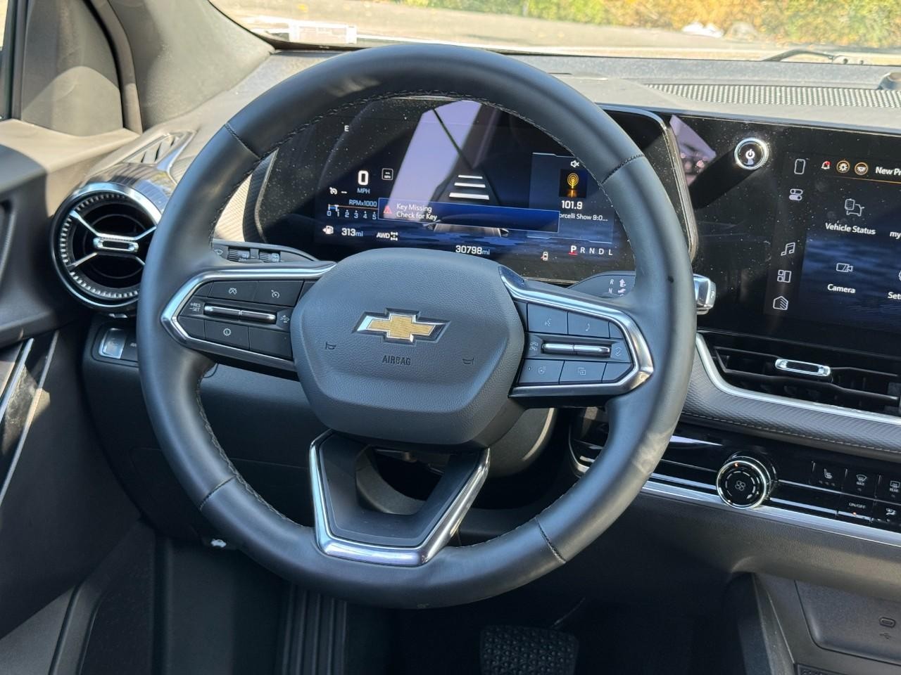 Chevrolet Equinox Vehicle Full-screen Gallery Image 13
