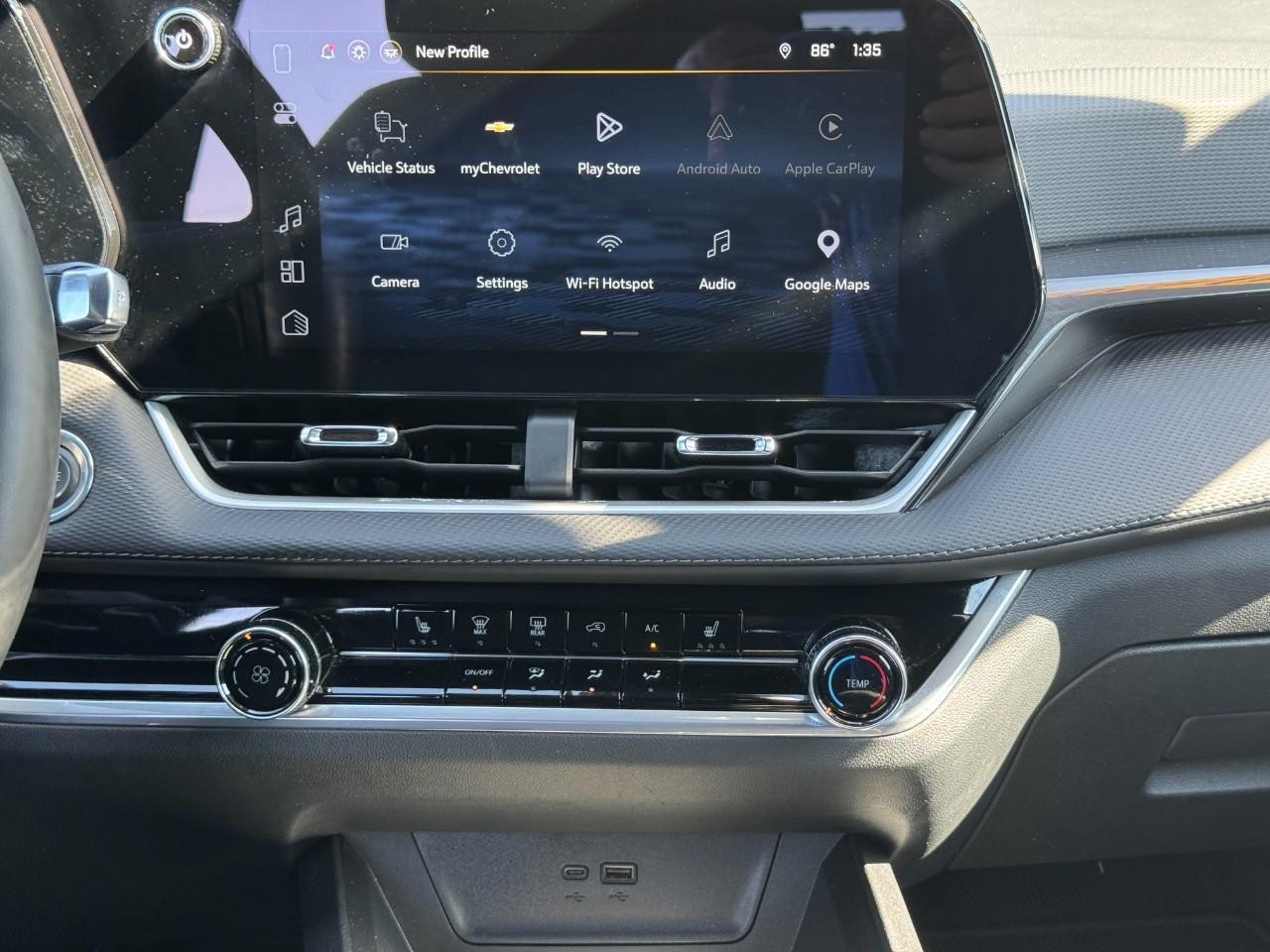 Chevrolet Equinox Vehicle Full-screen Gallery Image 14