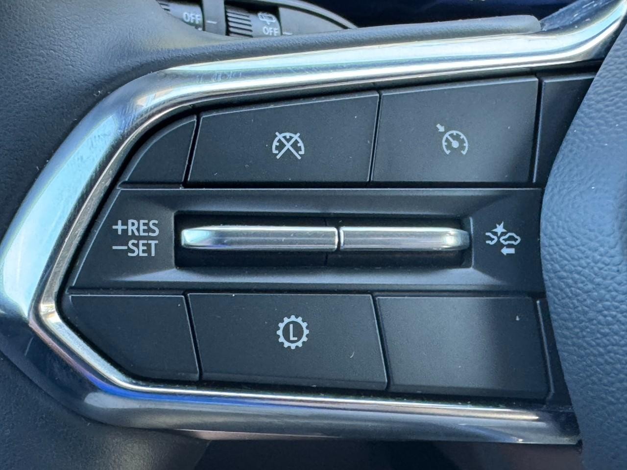 Chevrolet Equinox Vehicle Full-screen Gallery Image 18
