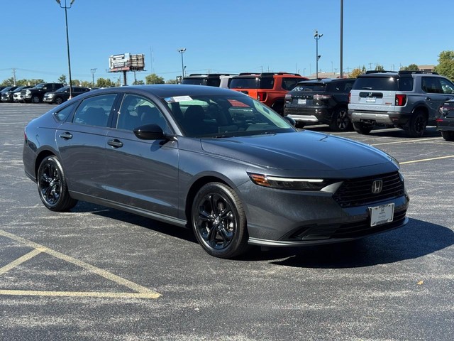 Honda Accord Sedan Vehicle Full-screen Gallery Image 02
