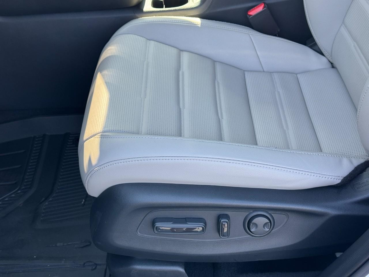 Honda CR-V Vehicle Full-screen Gallery Image 17