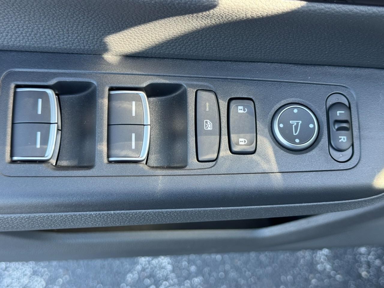 Honda CR-V Vehicle Full-screen Gallery Image 18