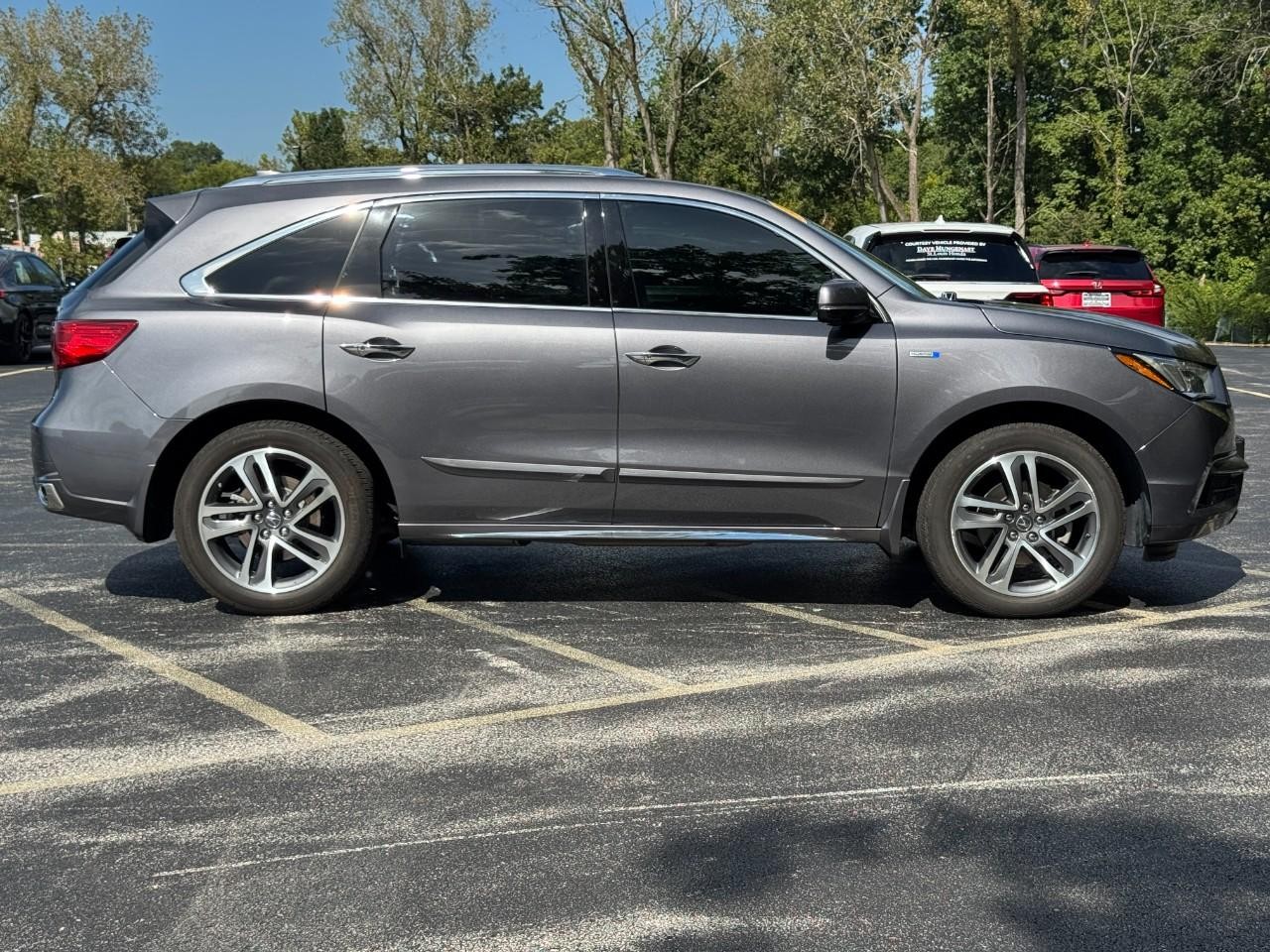 Acura MDX Vehicle Full-screen Gallery Image 03