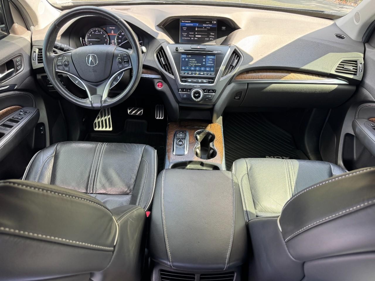 Acura MDX Vehicle Full-screen Gallery Image 14