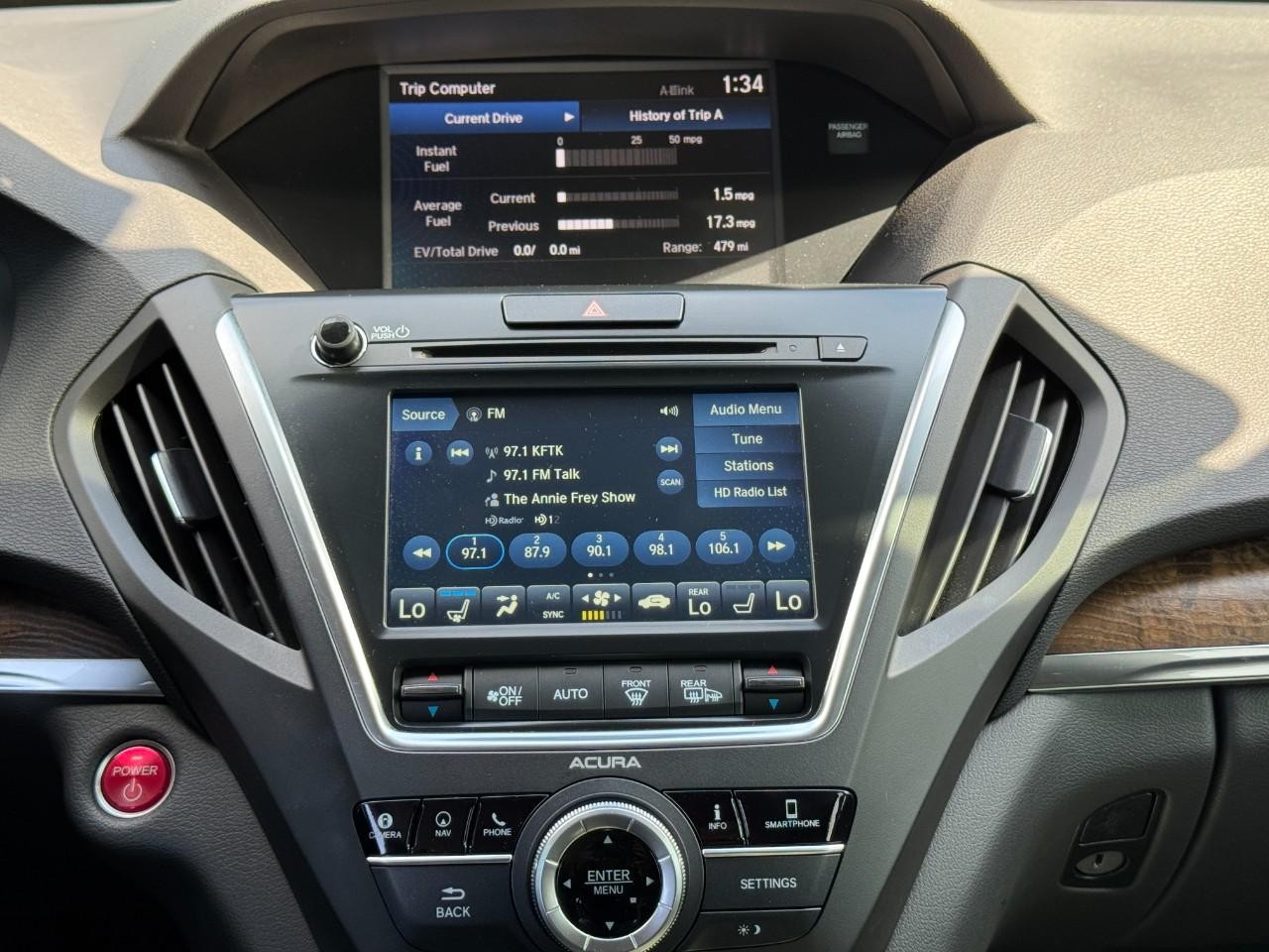 Acura MDX Vehicle Full-screen Gallery Image 16