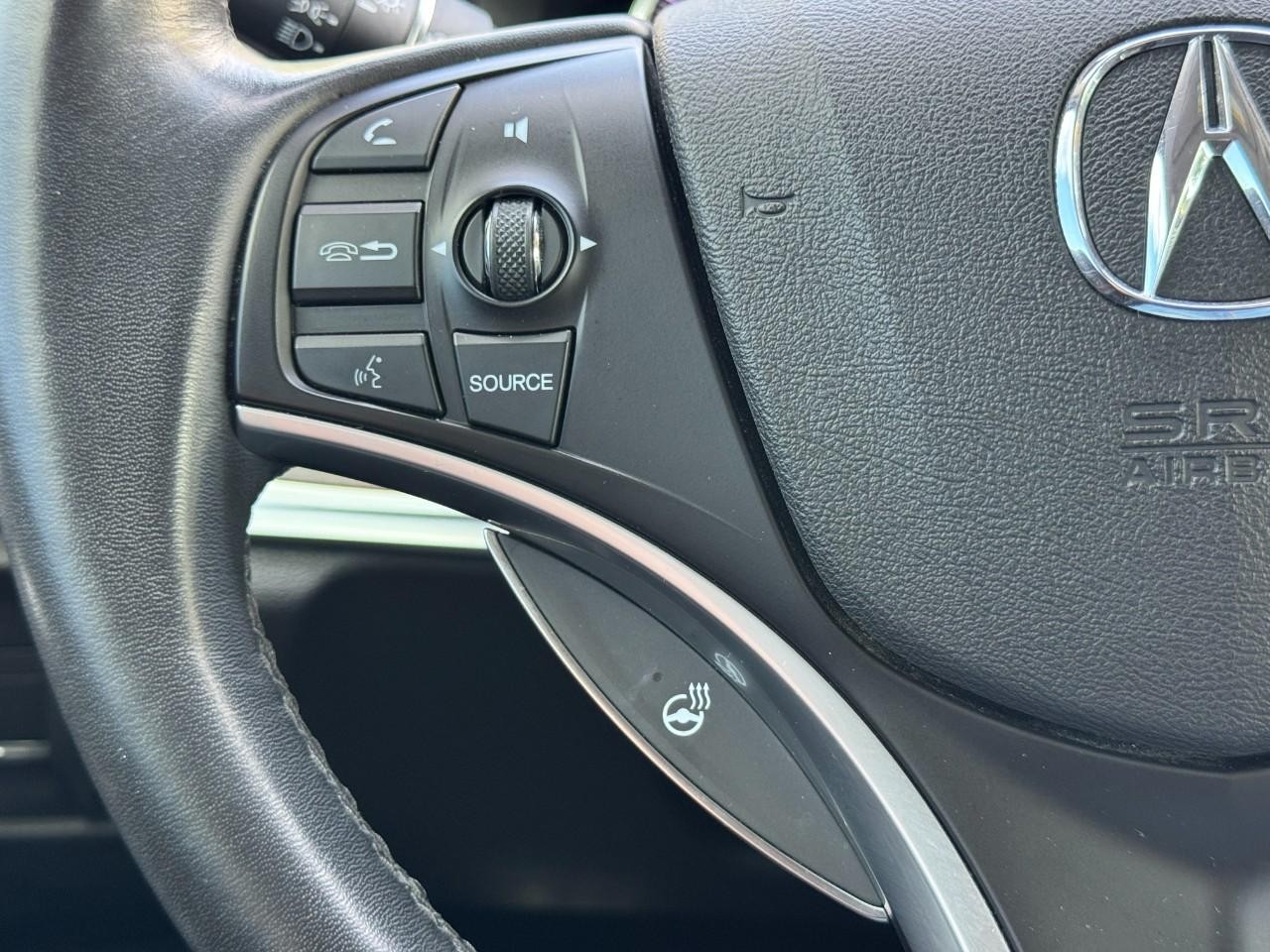 Acura MDX Vehicle Full-screen Gallery Image 22