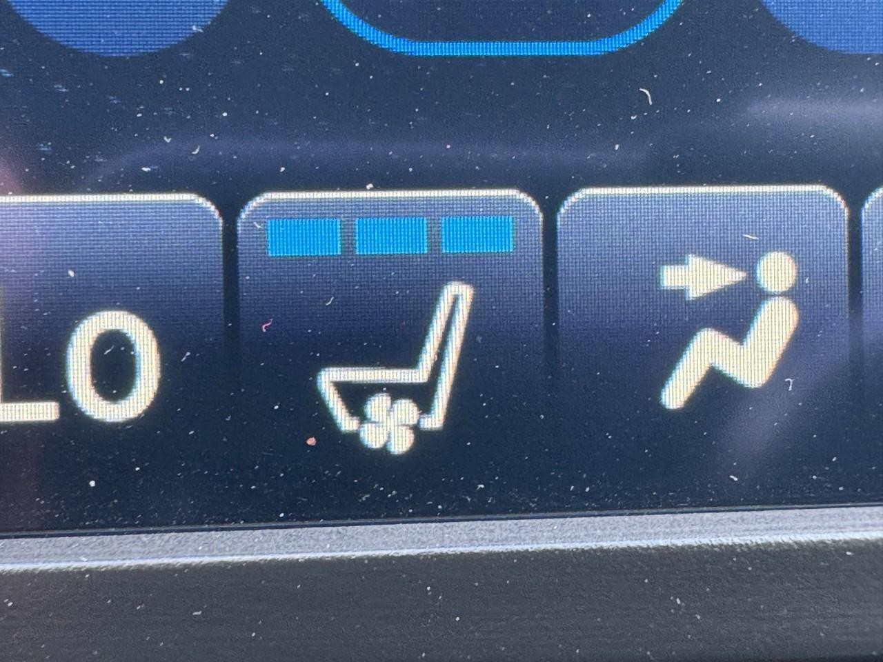 Acura MDX Vehicle Full-screen Gallery Image 25